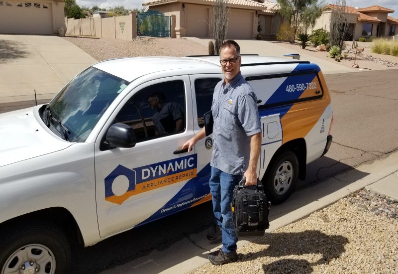 An expert team member is ready to provide appliance repair services in Gilbert & Fountain Hills, AZ<br />
