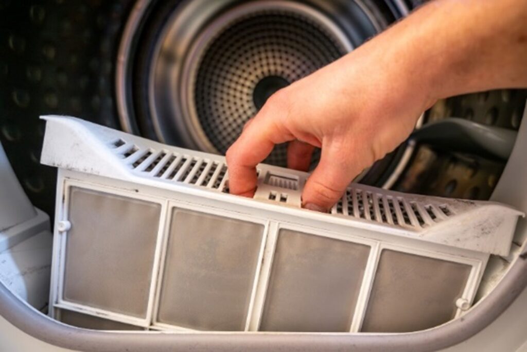 Cleaning the lint filter of a tumble dryer in Arizona